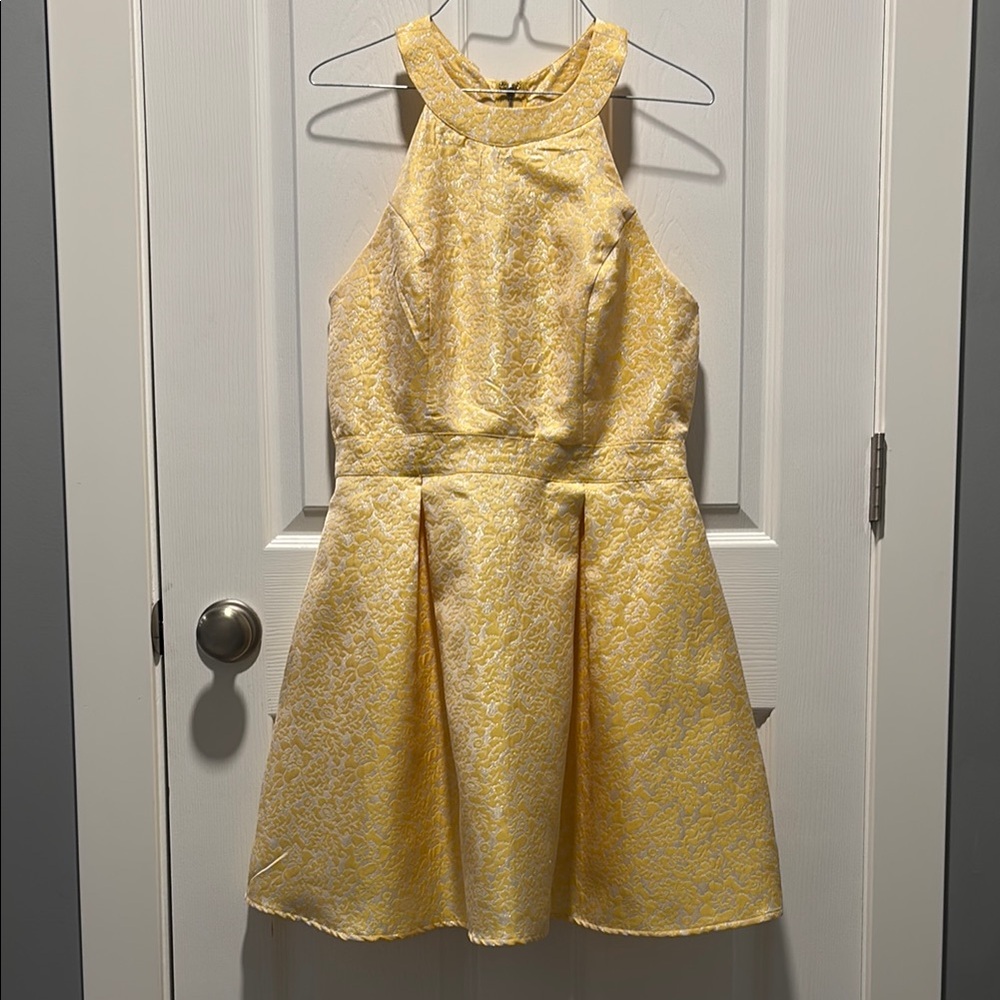 Yellow Sleeveless women’s Dress